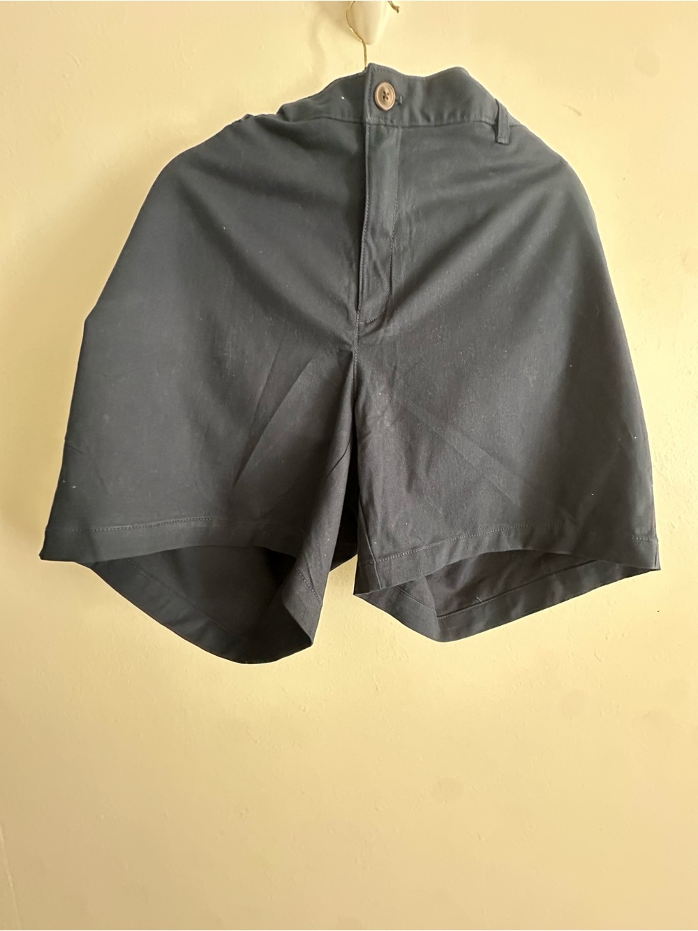 Old Navy Women’s Navy Flat-Front Shorts